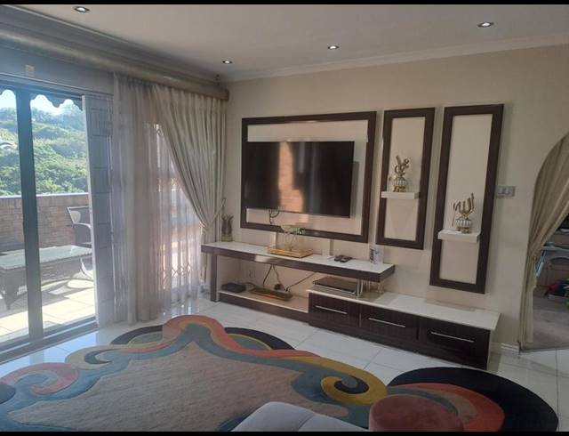 3 BEDROOM APARTMENT FOR SALE IN UMGENI PARK